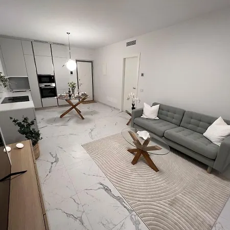 Appartamento New And Luxurious In *