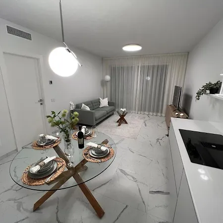 New And Luxurious In דירה גראבדונה